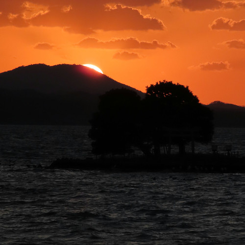 日没（the sunset over lake Shinji-ko） | Flickr