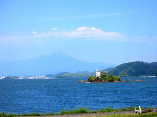 亀島と大山（みさき親水公園） | Flickr