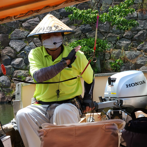 堀川遊覧船 船頭さん(とホンダエンジン) | Flickr